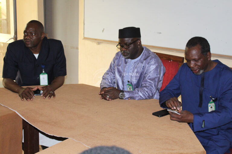 ACCUEIL PAR LA DIRECTION — IER-CRRA SOTUBA | MODULE 17 – 27 mars 2026 – De gauche à droite : Dr. Siaka Dembélé Coordinateur Scientifique en charge de l’Environnement et du Changement Climatique à l’Institut d’Economie Rurale (IER) ; Dr. Harouna COULIBALY, Directeur du Centre Régional de Recherche Agronomique (CRRA) de Sotuba ; Dr. Abdoulah…